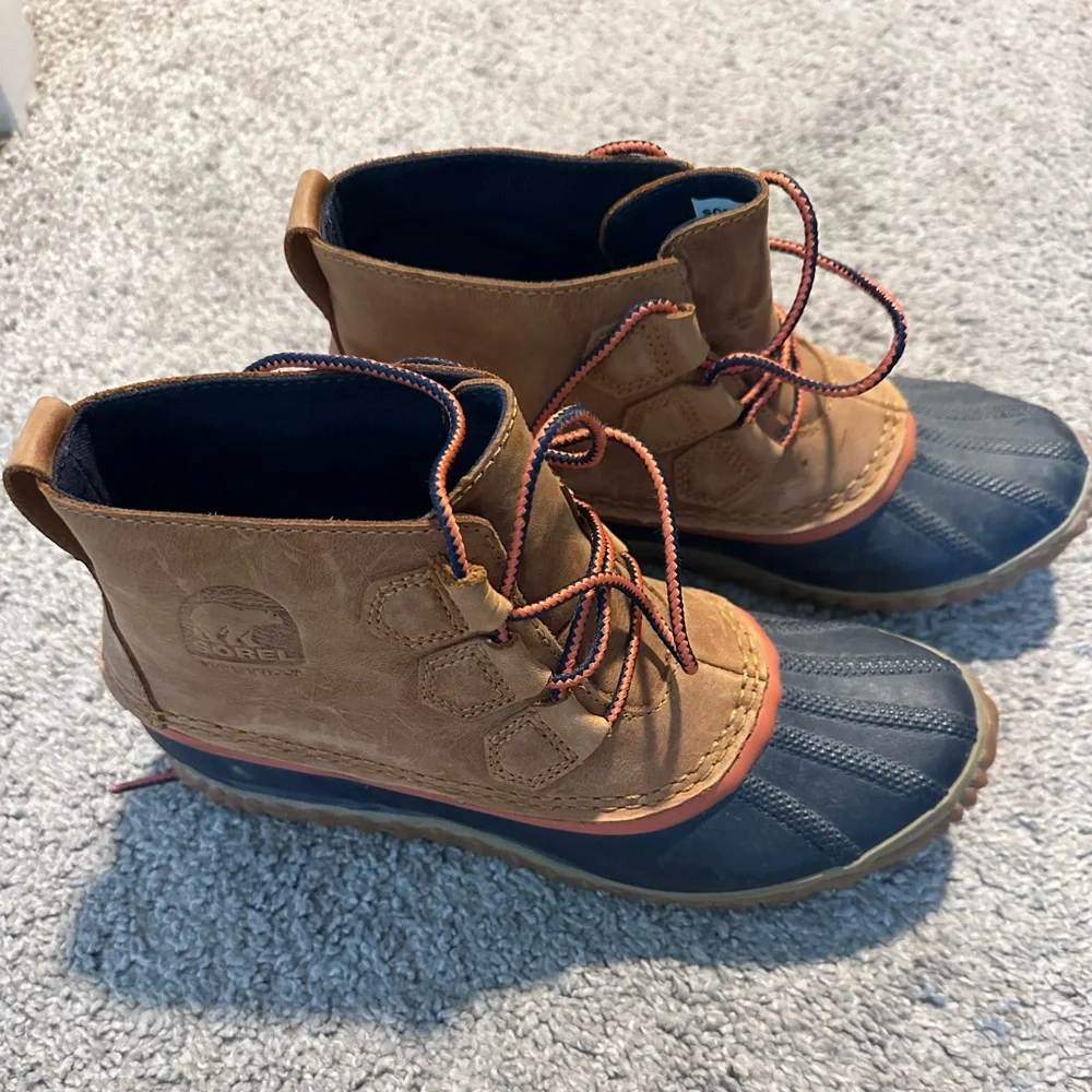Sorel Women's Brown and Navy Winter Duck Boots